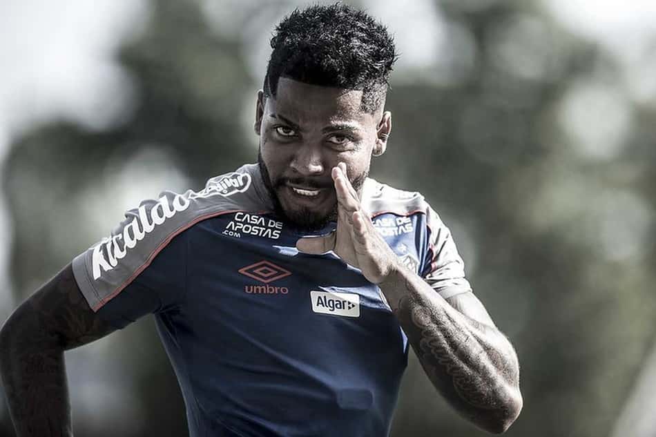 Marinho faz primeiro trabalho com bola após lesão pelo Santos