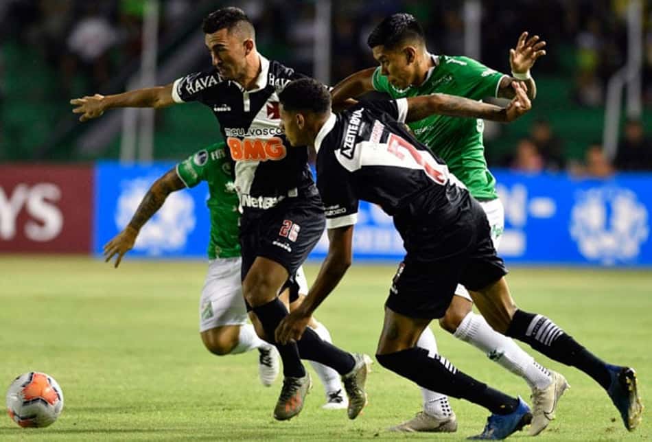 Vasco segura empate contra Oriente Petrolero e avança na Sul-Americana