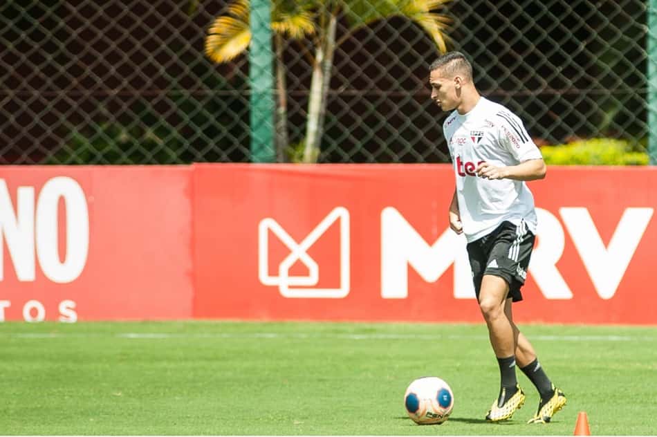 Pandemia deve reduzir jogos de Antony antes de adeus ao São Paulo