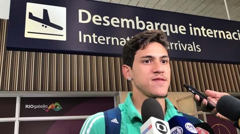 Fla desembarca com Bruno Henrique e Rodrigo Caio, a serem reavaliados; Pedro diz que 'poderia ter vencido'