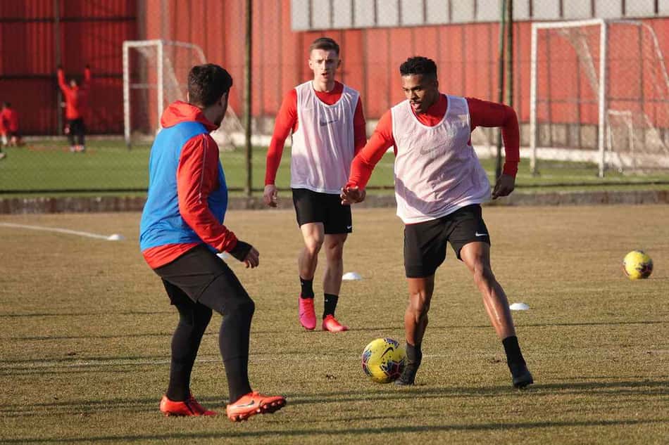 Após vitória na Liga, Fabrício Baiano quer Genclerbirligi embalado