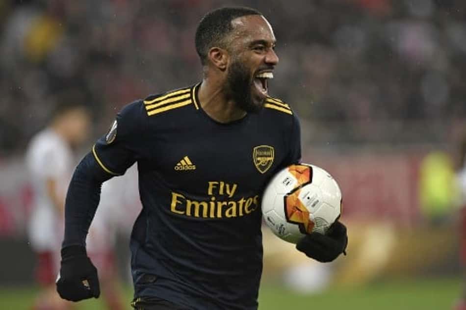 Lacazette marca e Arsenal vence Olympiacos fora de casa