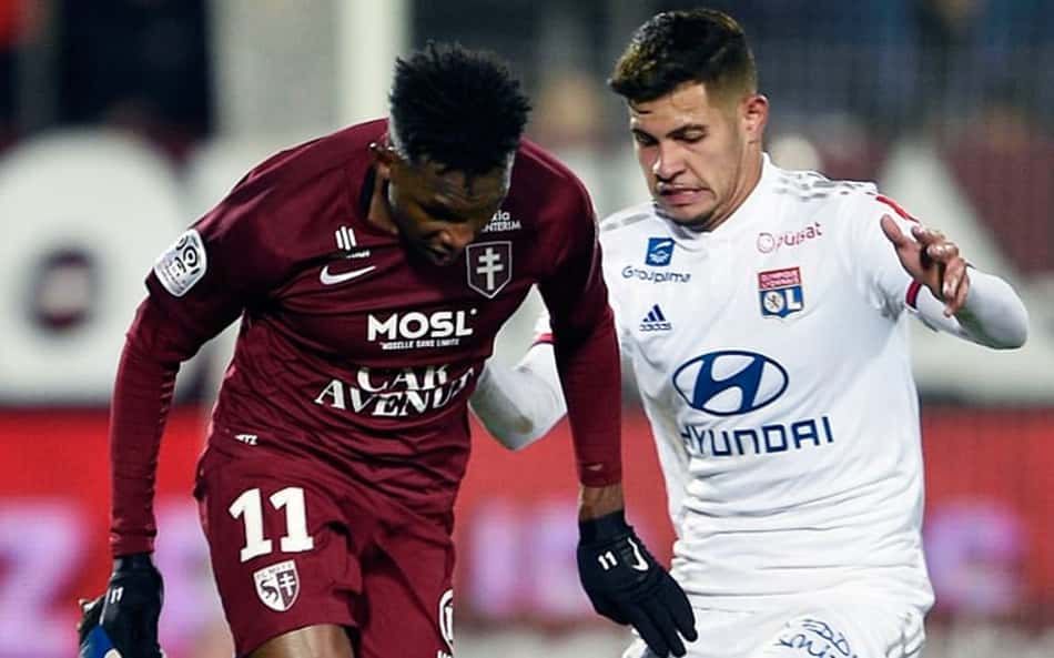 Na estreia de Bruno Guimarães, Lyon vence o Metz fora de casa no Francês