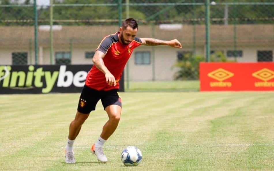 Jean Patrick faz balanço do seu início no Sport: 'Sempre temos o que evoluir, mas estou satisfeito'