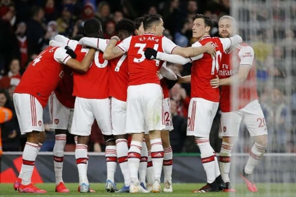 David Luiz vai de vilão a herói em vitória do Arsenal sobre o Everton