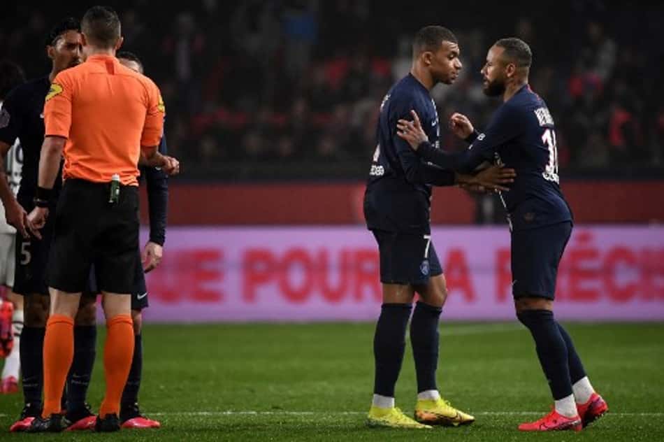 Neymar é expulso, mas PSG vence o Bordeaux em jogo de gols brasileiros