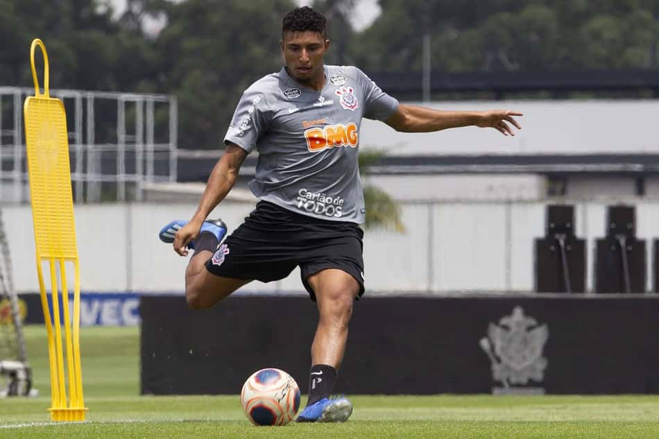 Éderson é registrado no BID e pode estrear pelo Corinthians no Paulistão