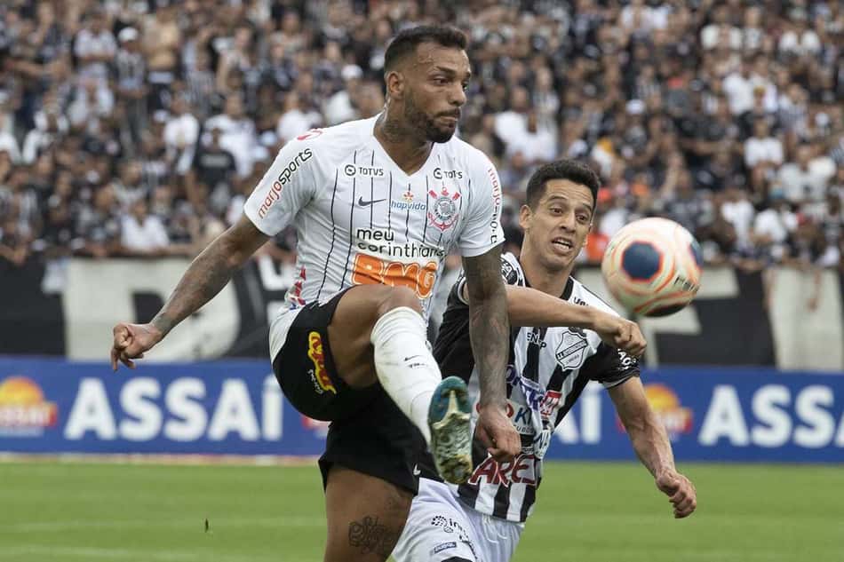 Michel Macedo festeja o aniversário de sua estreia pelo Corinthians