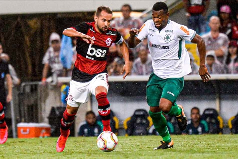 Tite fala sobre convocação do trio do Flamengo e exalta Everton Ribeiro