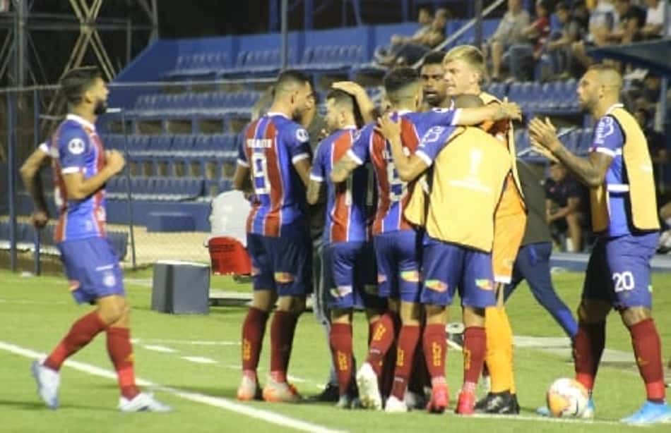 Bahia volta a vencer o Nacional-PAR, quebra tabu e se classifica para próxima fase da Sula