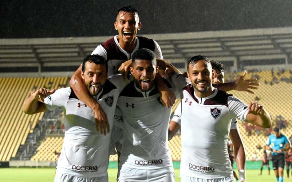 Ao 'soltar' o time, Odair abre mão de velhas convicções e Flu se classifica
