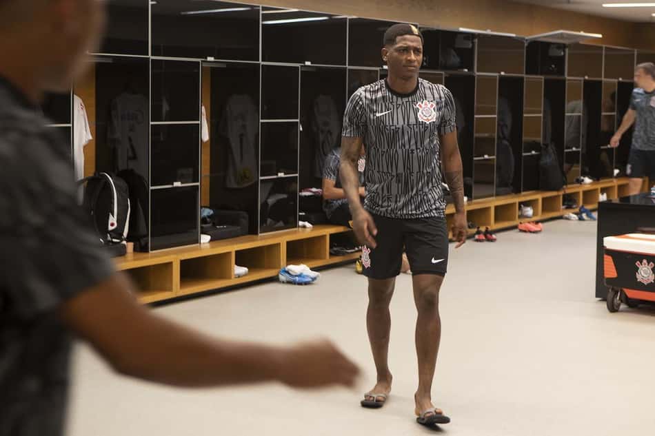 Yony não tem lesão na coxa e deve voltar aos treinamentos na segunda
