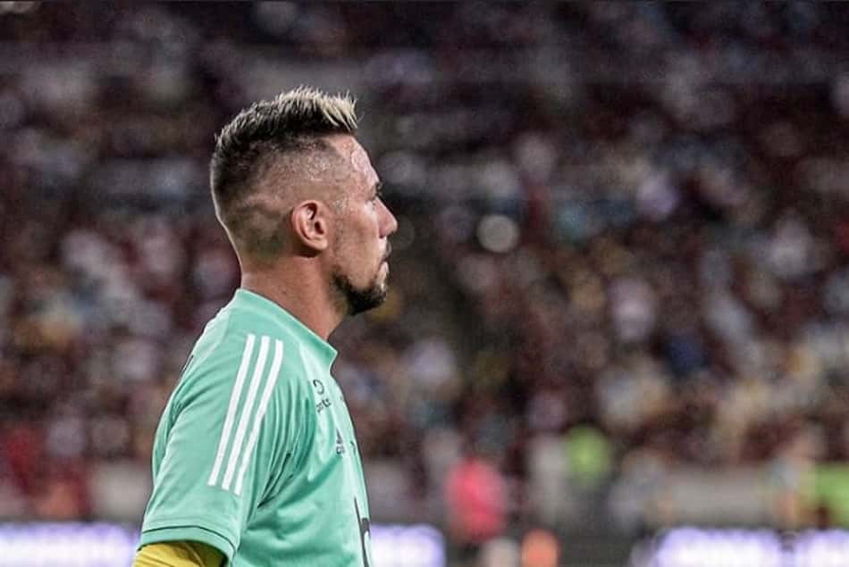 Diego Alves explica como Jesus 'facilita' os jogos do Flamengo e projeta reencontro com o Junior