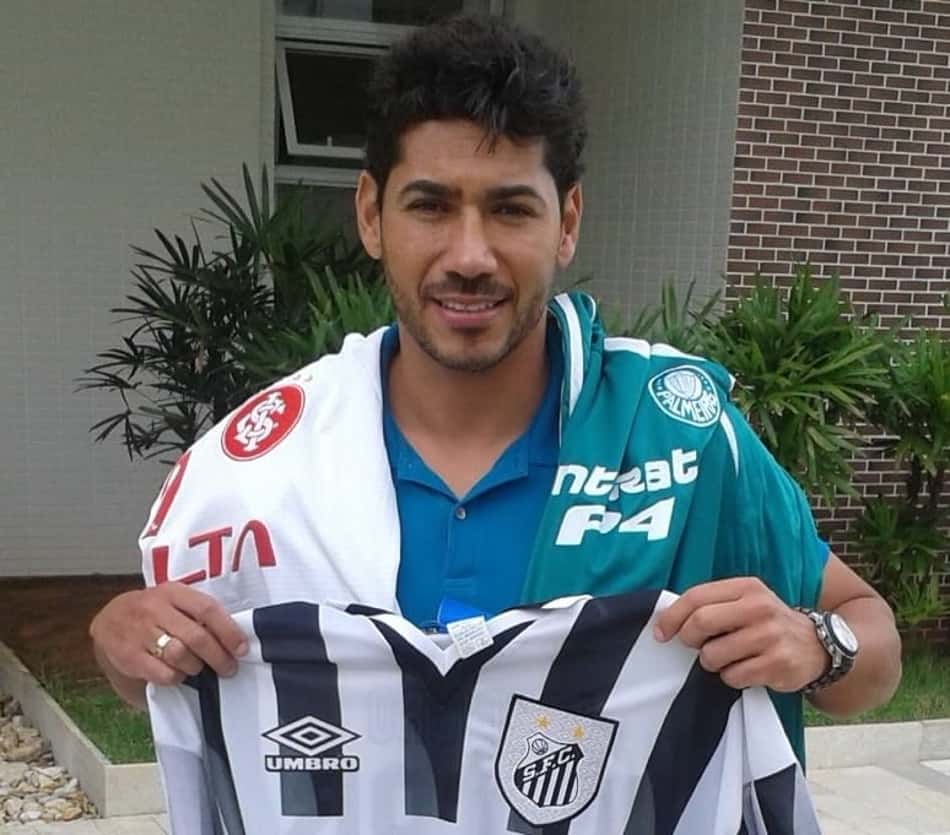 Ex-Santos e Palmeiras, Rodrigão crê em vitória do Peixe no clássico