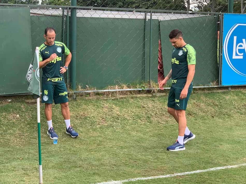 Jean fica perto de trocar o Palmeiras pelo Cruzeiro; Guerra ainda aguarda