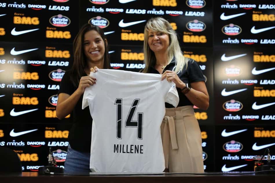 Millene é apresentada no Corinthians após 'pesadelo' na China