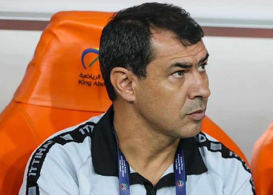 Hoje na Arábia Saudita, Carille prefere não avaliar saída de Ralf do Corinthians