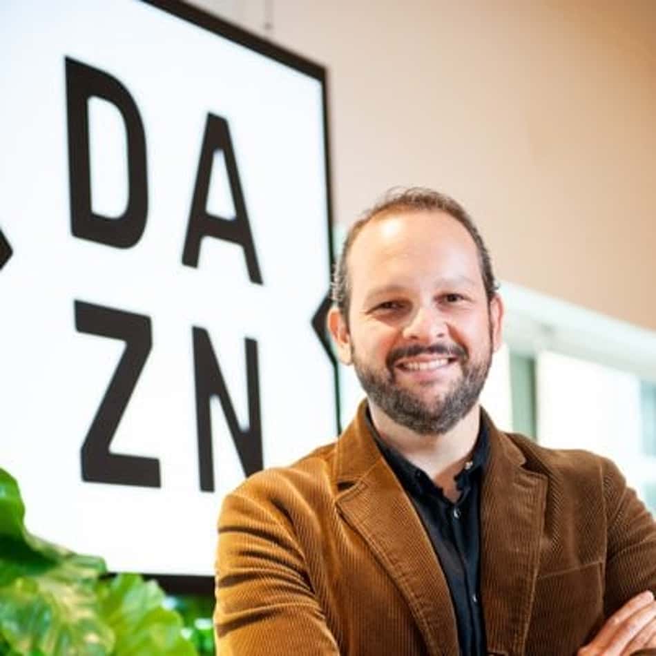 Narrador do DAZN, Cadu Cortez morre após passar mal em voo