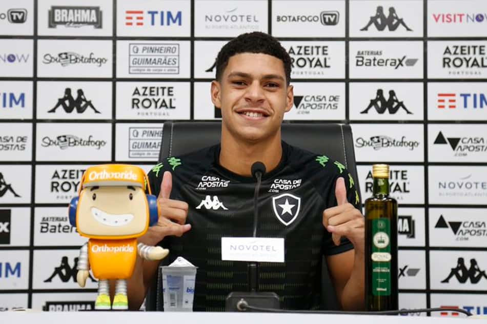 Luís Henrique, sobre ascensão no Botafogo: 'Mais responsabilidade'