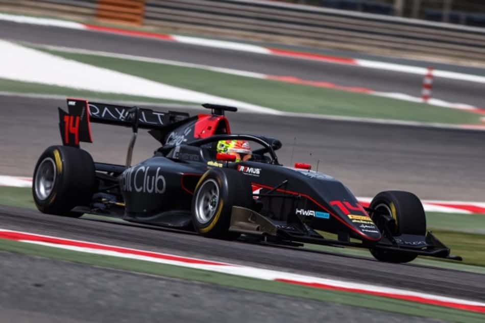 Enzo Fittipaldi é destaque na pré-temporada da FIA F3 no Barein