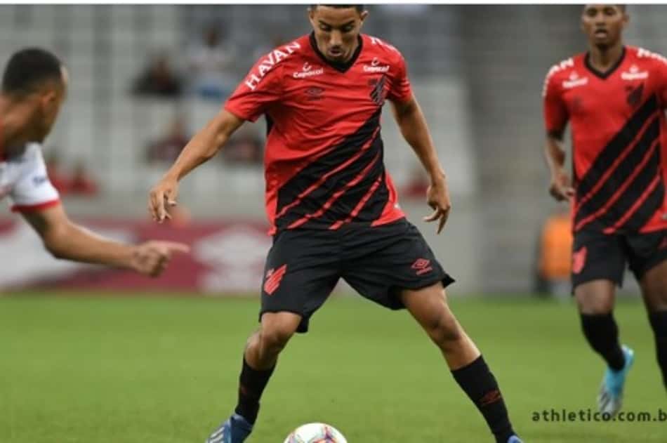Com gol nos acréscimos, Athletico vence o Rio Branco-PR