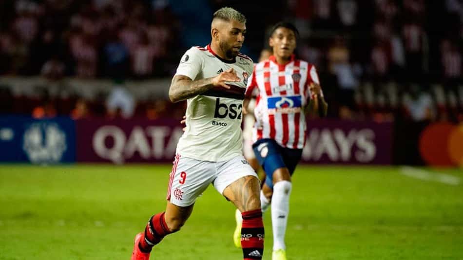 Mesmo sem marcar, Gabigol decide na vitória do Flamengo na Colômbia