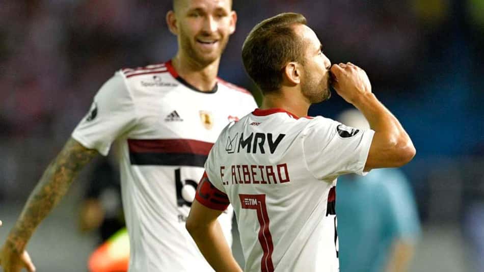 Mauro Cezar diz que Flamengo recebeu 'ajudinha' de árbitro e critica: 'Pior jogo em 2020'