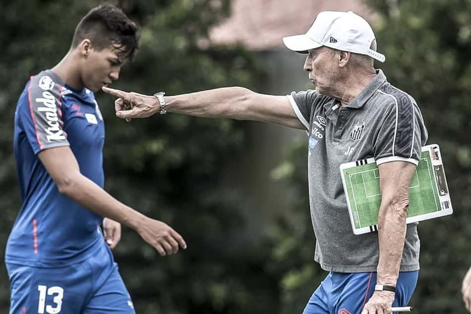 Trabalho de Jesualdo com a base tem agradado diretoria do Santos