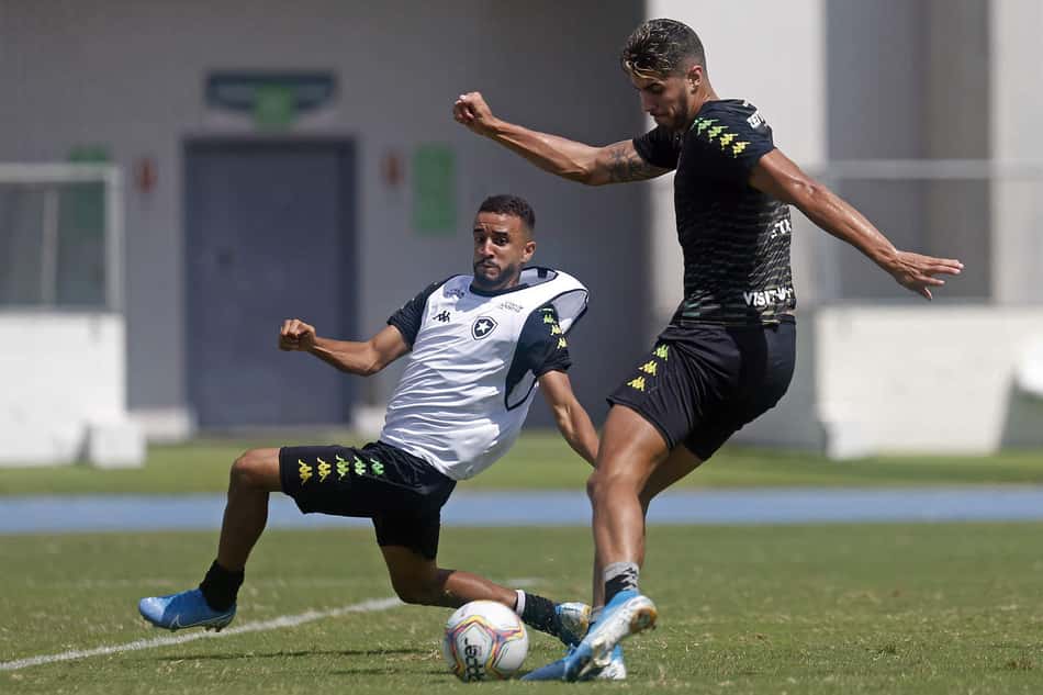 Pedro Raul volta a treinar no Fogão, mas não deve pegar o Flamengo