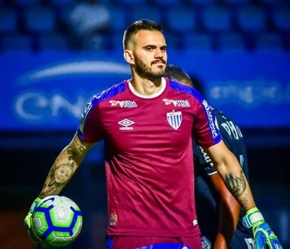 Goleiro da Seleção da Rodada do Catarinense, Lucas Frigeri garante foco total do Avaí após classificação