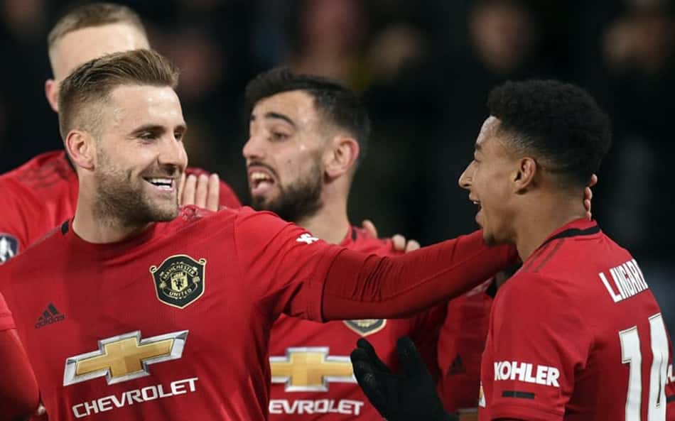 Em reencontro com Rooney, United goleia Derby pela Copa da Inglaterra