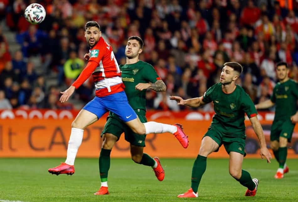 Athletic Bilbao perde para o Granada, mas avança à final da Copa do Rei