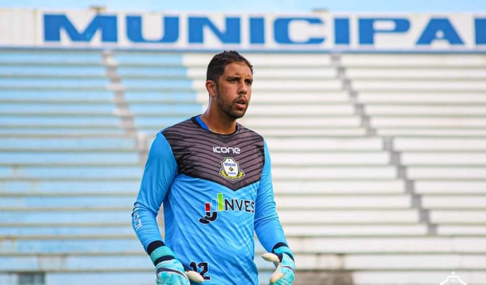 Jonathan reencontra Madureira após mais de 100 jogos pelo clube