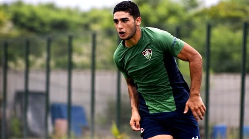 Michel Araujo treina sem restrições no Fluminense e Digão fica fora