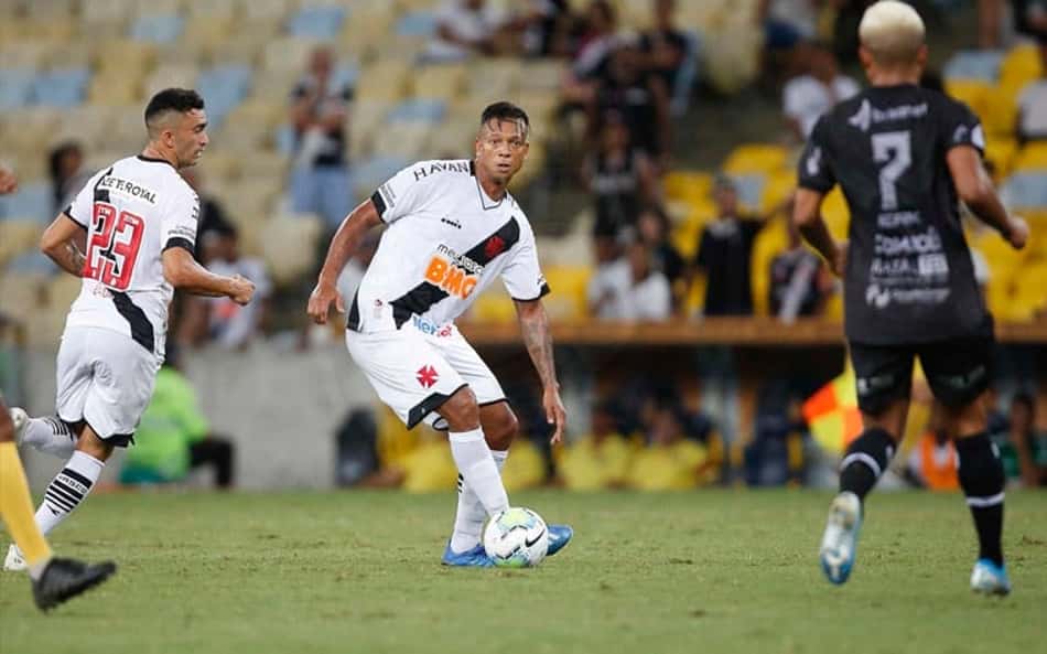 Ele volta? Esperança de evolução do Vasco passa pela presença de Guarín