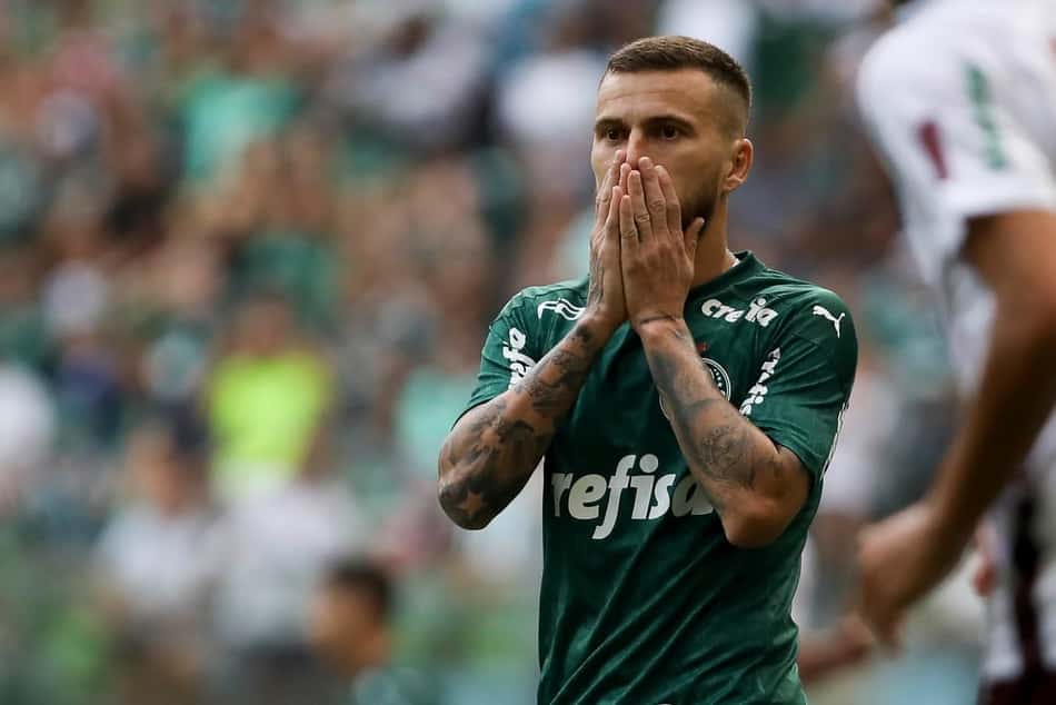 Palmeiras não resolve o jogo, termina mal e ouve vaias depois de empate
