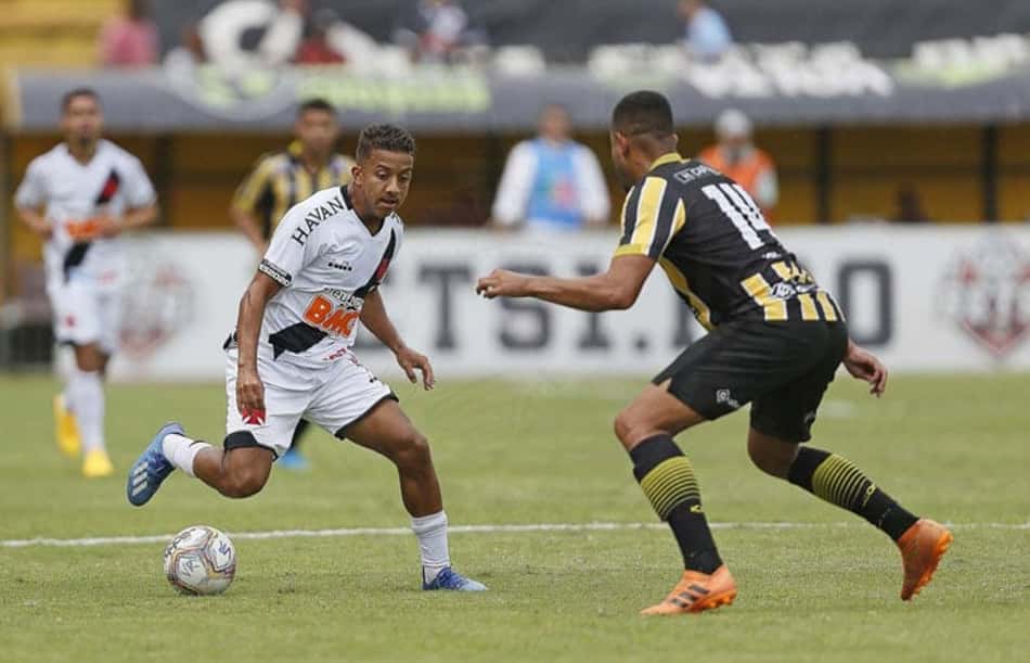 Com vaias em quase todos os jogos, Vasco não supera deficiências e segue sem vencer na Taça Rio