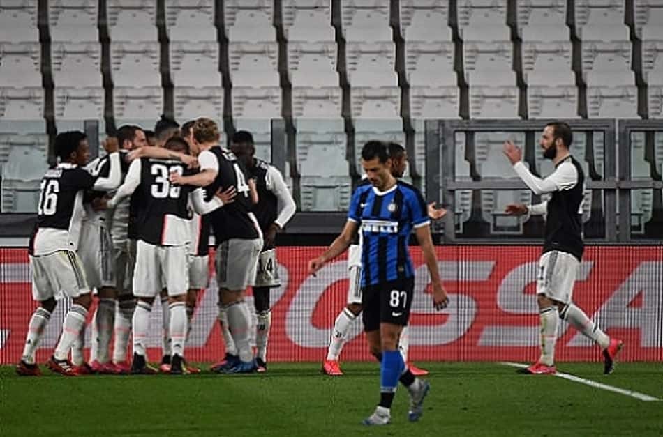 De portões fechados, Juventus bate Inter de Milão em confronto direto pelo título italiano