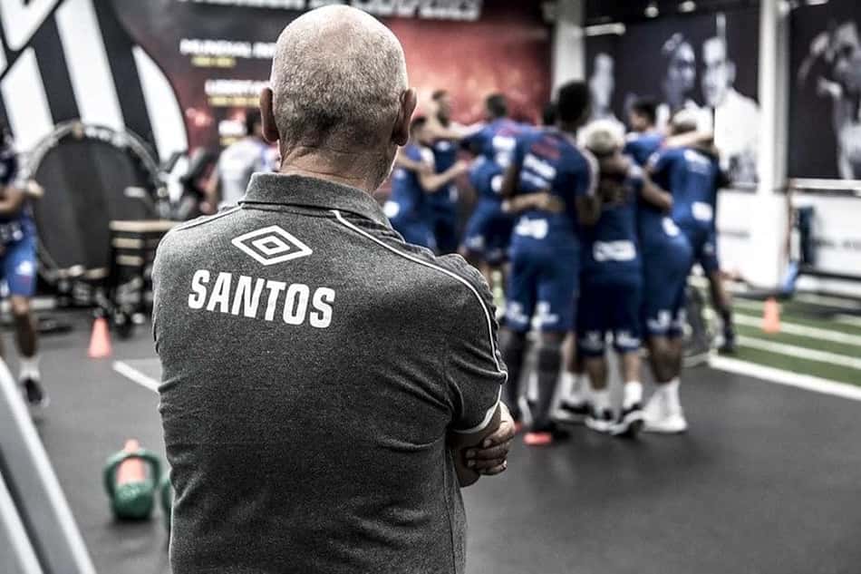 Jesualdo completa dois meses no Santos e afirma: 'Estou habituado'