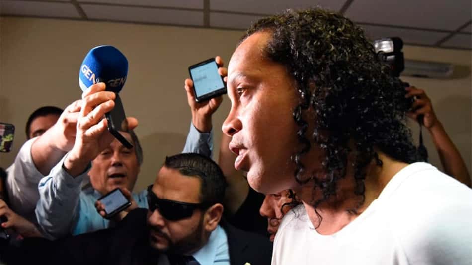 Ronaldinho é investigado por associação ao crime organizado