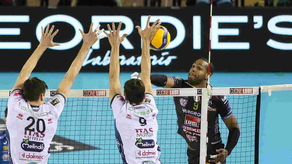 Vôlei: Leal é destaque na vitória do Civitanova na Superliga Italiana
