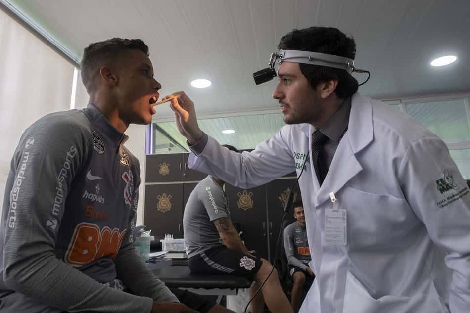 Corinthians monitora situação de seus atletas e funcionários; Luan melhora e Pedrinho testa negativo