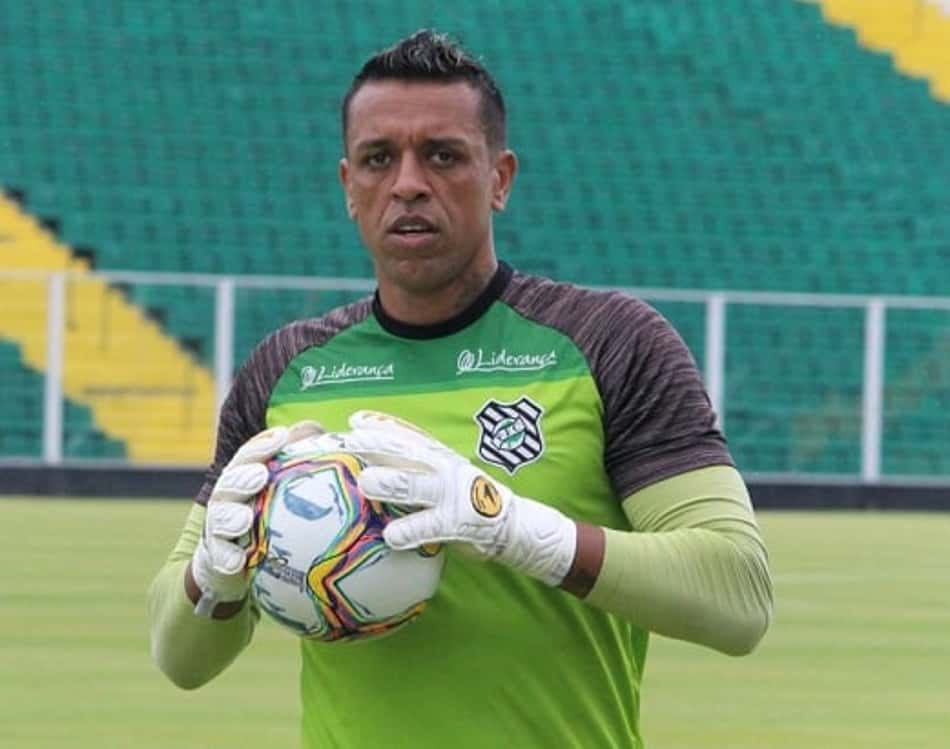 Foco do Figueirense é criar vantagem em casa contra o Fluminense, afirma Sidão