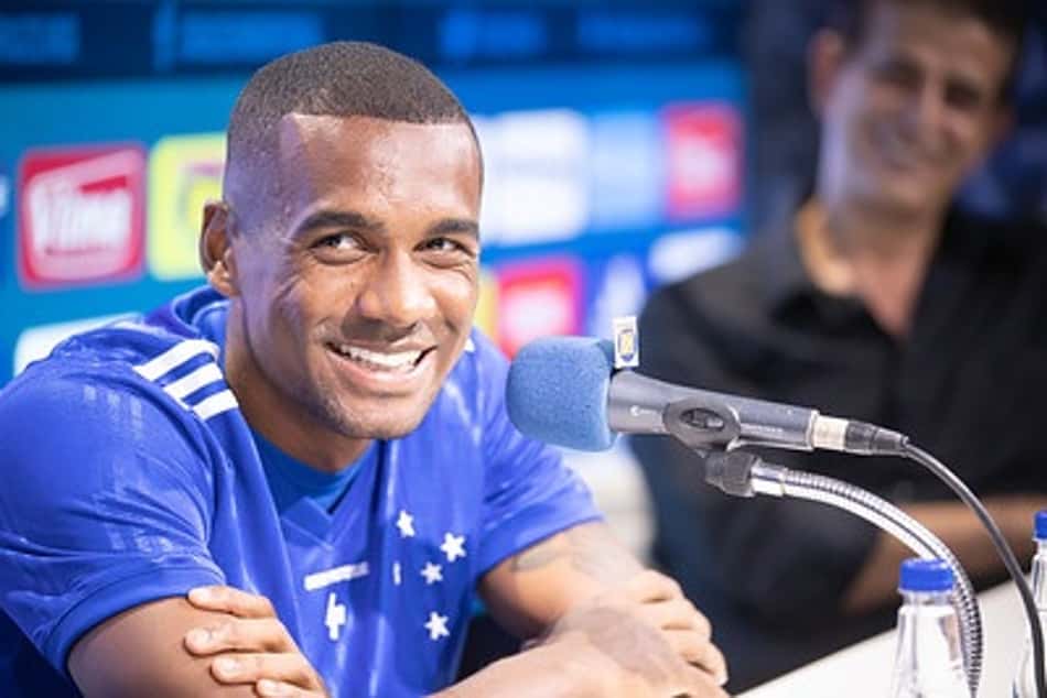 'Zagueiro-zagueiro'. Assim se definiu Marllon, novo defensor do Cruzeiro