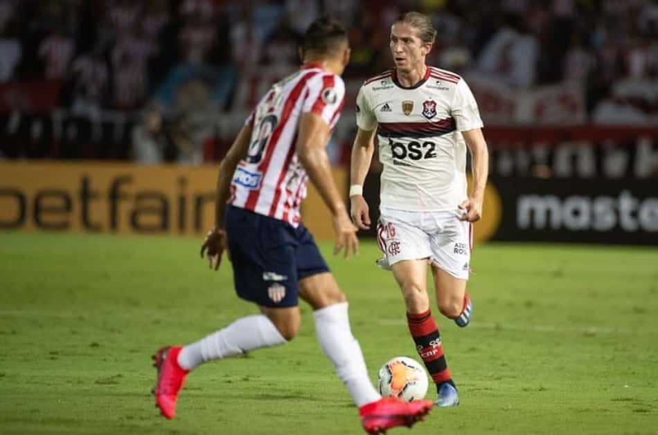 Filipe Luís vê Flamengo mais 'leve e pronto', mas prevê Barcelona (EQU) atrás do 'jogo da vida' no Maracanã