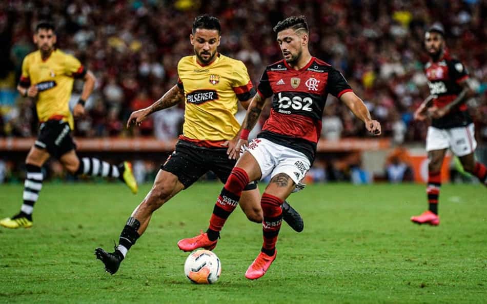 'Joga y joga'! Ainda 'no limite', Arrascaeta passa a ser o segundo maior garçom do Flamengo em 2020