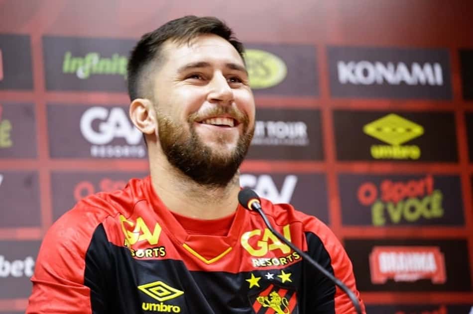 Jonatan Gómez deve ser usado pelo Sport contra o Ceará pelo Nordestão