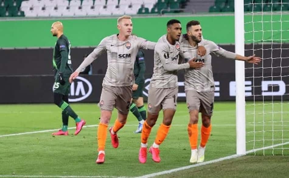 Brasileiros marcam e Shakhtar vence o Wolfsburg pela Liga Europa