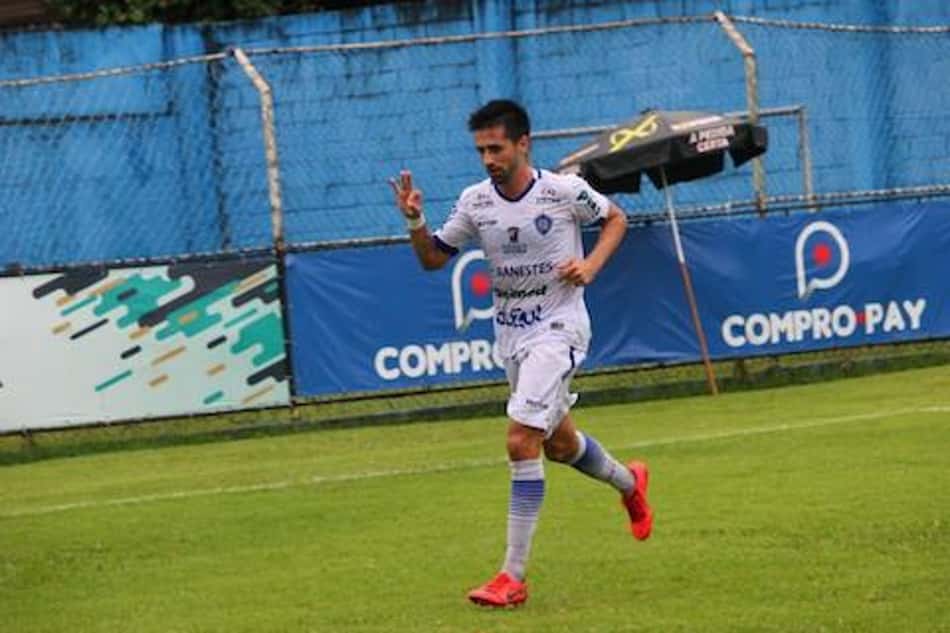 Após 12 a 0, Léo Gonçalves vibra com fase do Vitória-ES no Capixabão