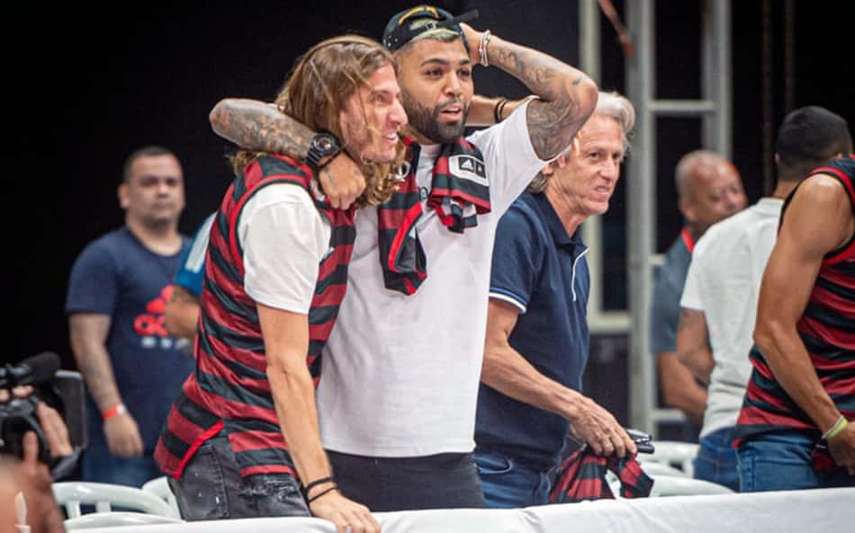 Com Gabigol e Jesus na torcida, Fla vence e está na final da Champions League Américas de basquete